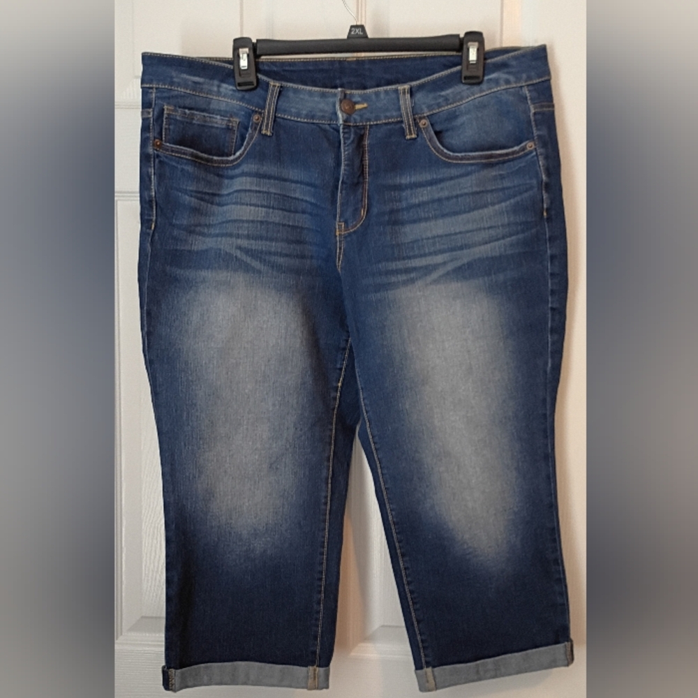 Time and Tru Rolled Cuff Cropped Blue Women's Jeans